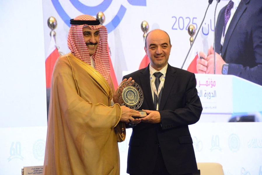 منظمة العمل العربية تكرم نائب رئيس غرفة صناعة الأردن