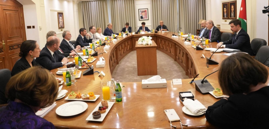 وزير الخارجية يؤكد أهمية العلاقات الأردنية الفرنسية