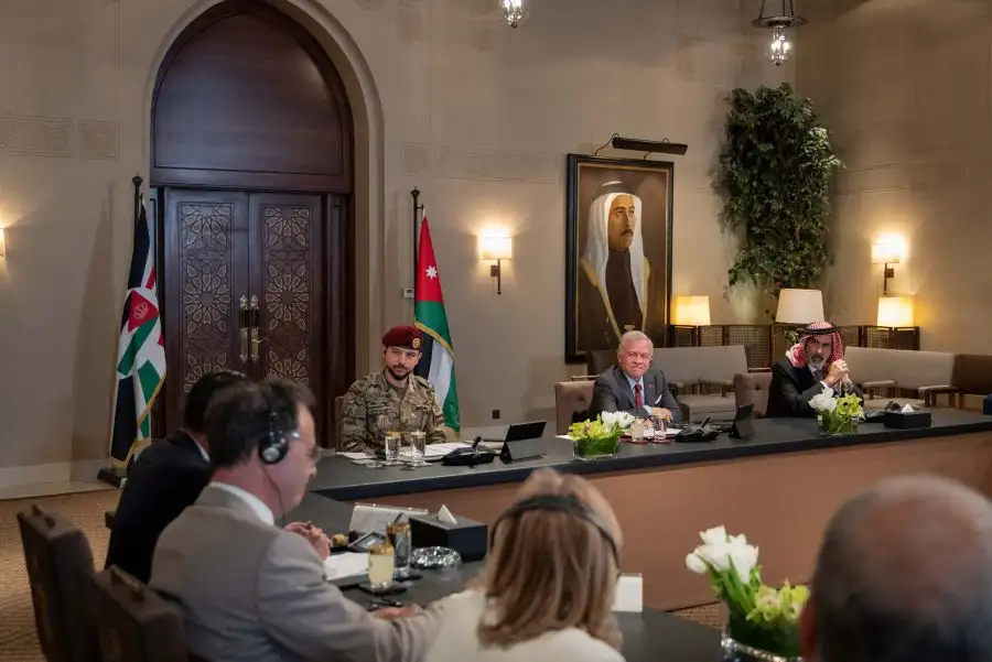 بالصور...الملك يستقبل وفدا من مجلس الشيوخ الفرنسي