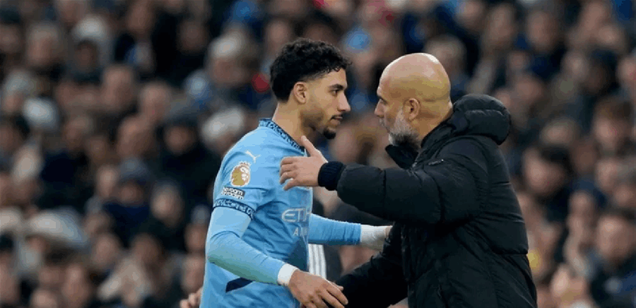 بعد فوز مانشستر سيتي القاتل على أستون فيلا.. غوارديولا يحتفل مع مرموش