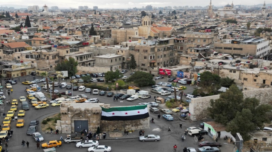 بريطانيا سترفع القيود على الخدمات المالية وإنتاج الطاقة في سوريا