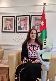 السفيرة النعيمات تزور الأجنحة الأردنية في معرض مسقط للكتاب
