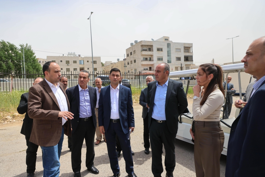 وزير الشباب وأمين عمان يتفقدان الأعمال المساندة  لتطوير مرافق مدينة الحسين للشباب