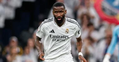 روديجر يعتدي على حكم مباراة برشلونة ضد ريال مدريد بعد خسارة الملكي