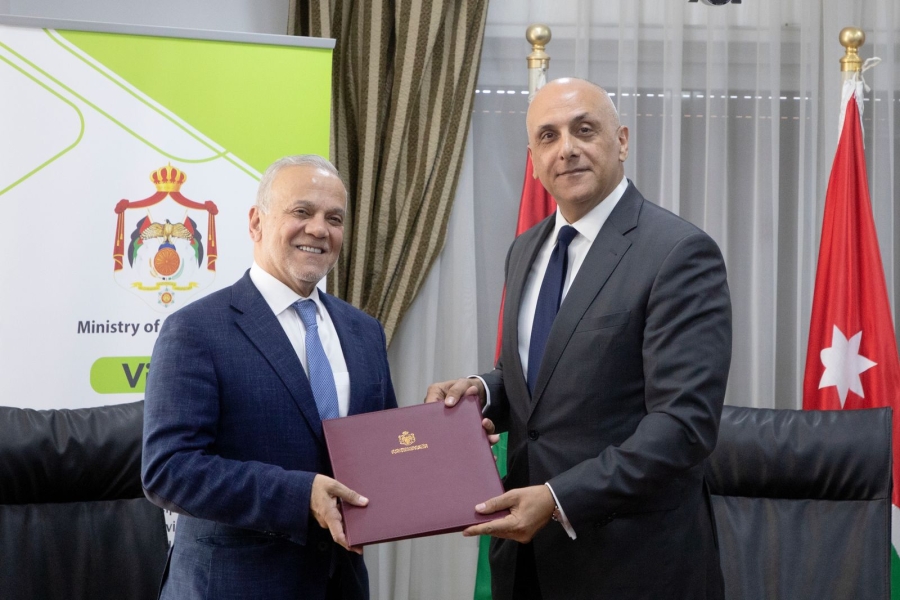 اتفاقية تعاون بين وزارة البيئة وجائزة الحسن للشباب