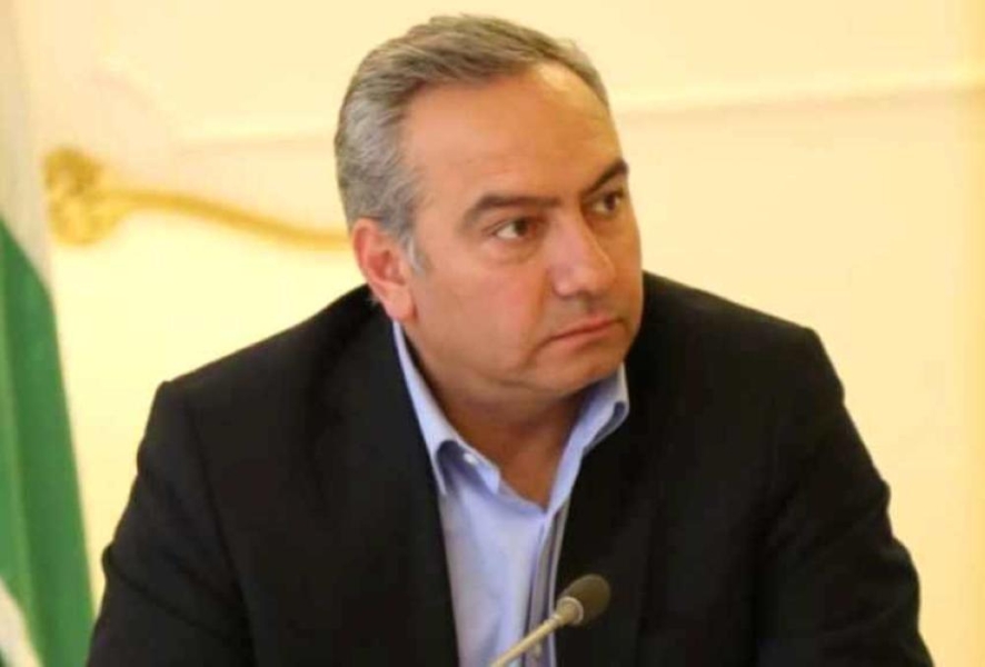 رئيس مفوضي إقليم البترا يستكشف مسار الديناصورات في الصفاحة