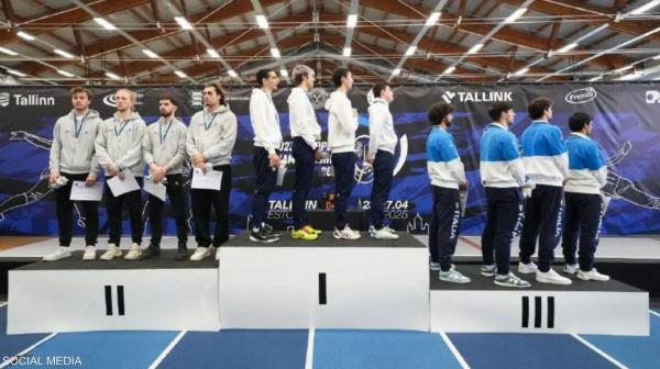 منتخب سويسرا يدير ظهره لنظيره الإسرائيلي على منصة تتويج