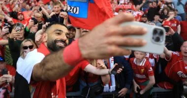 محمد صلاح يكشف سر السيلفي مع الجماهير .. ويؤكد: التتويج أمر لا يُصدق