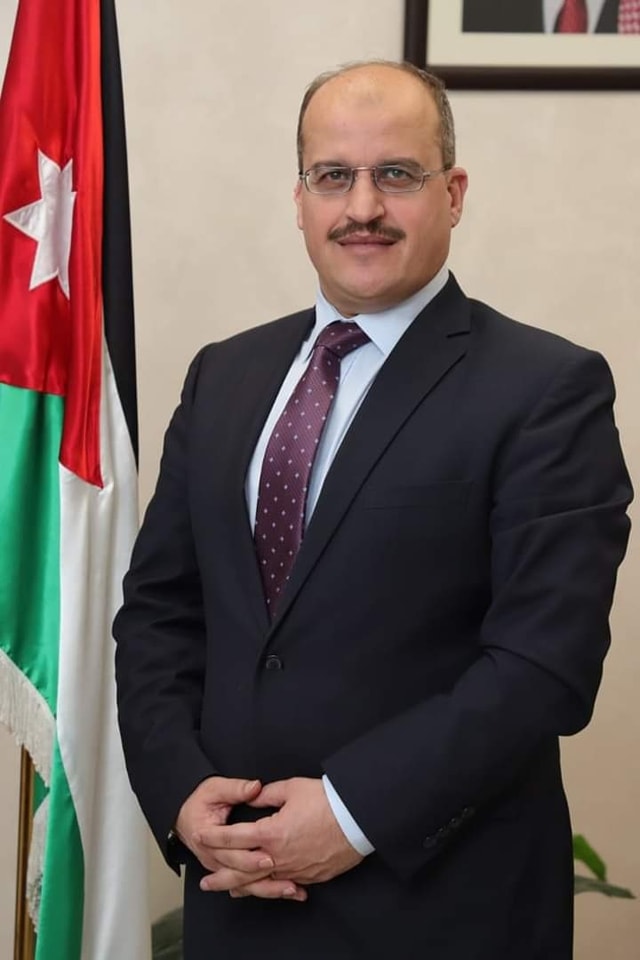 العطاءات الحكومية: الحكومة معنية بدعم الصناعة المحلية ومنح منتجاتها أفضلية في المشتريات الحكومية