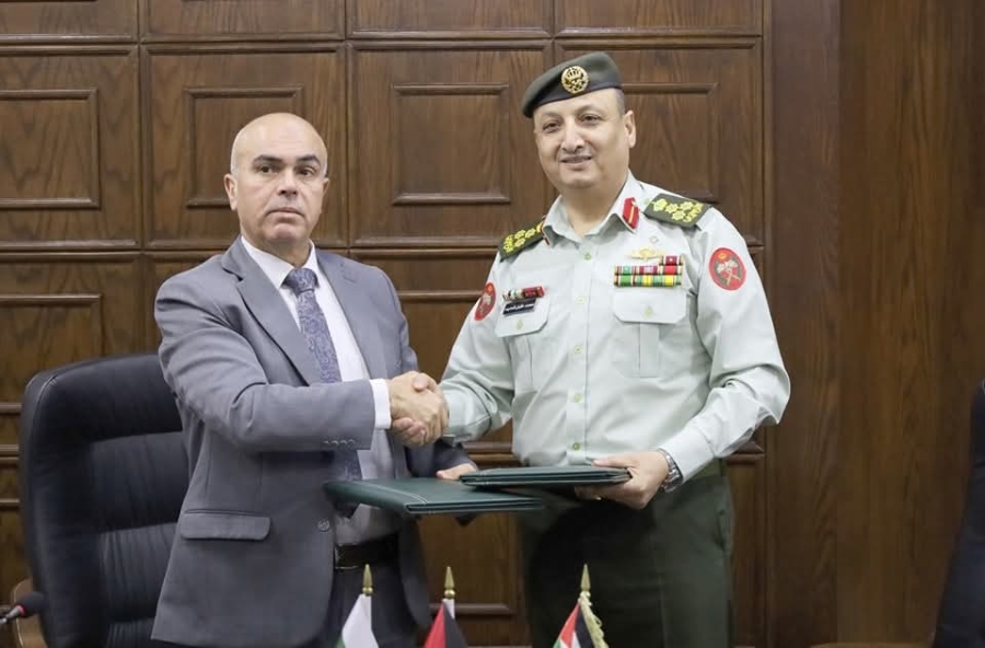 الضمان ا لاجتماعي تجدد شراكتها مع الاستهلاكية العسكرية وتستقبل طلبات الاستفادة من بطاقة حياك