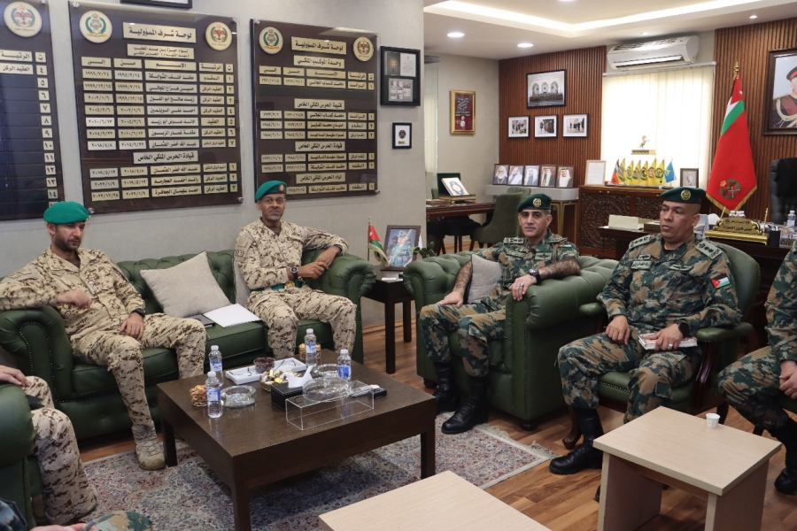 وفد عسكري بحريني يزور قيادة الحرس الملكي الخاص