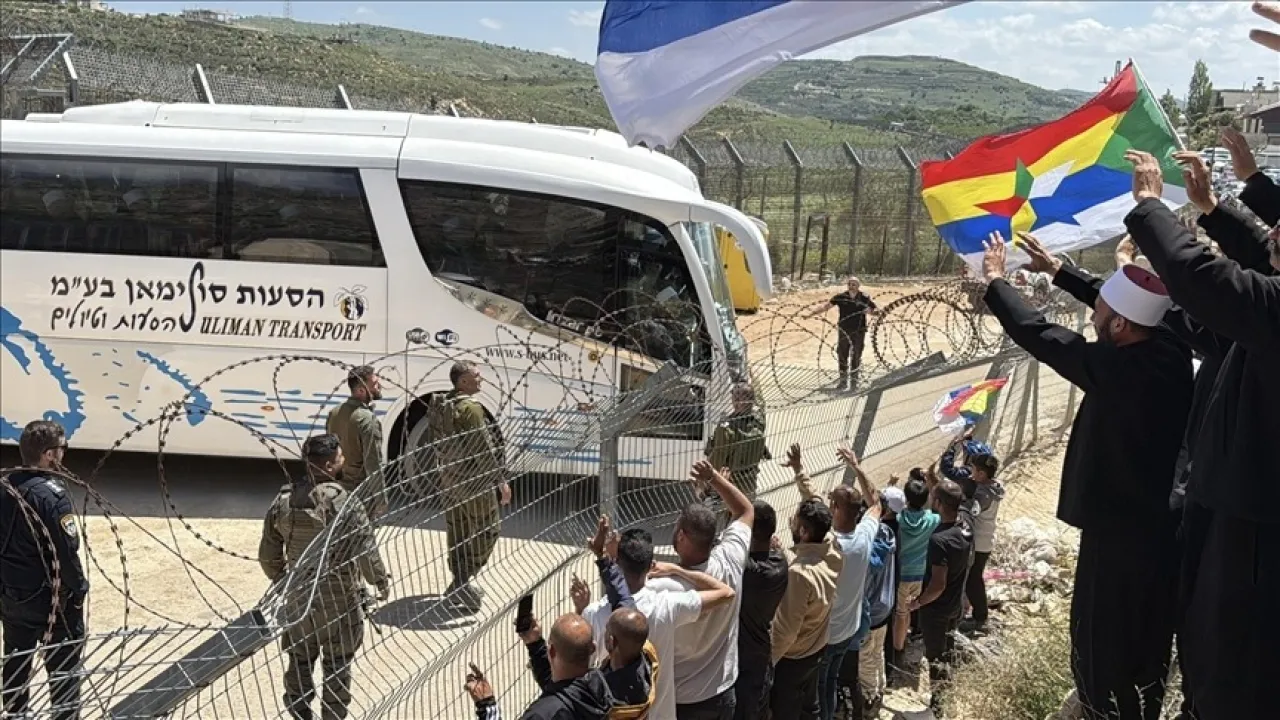 إعلام عبري: نقل 3 سوريين دروز لتلقي العلاج بإسرائيل