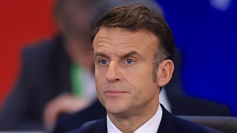 ماكرون: مستعدون لتقديم الدعم المادي لـإسرائيل لمواجهة الحرائق