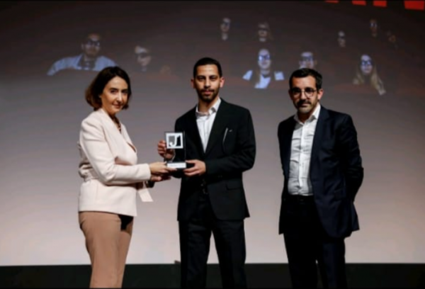 حماية الأسرة والطفولة تحصد جائزة التربية الإعلامية في منتدى الصحافة العالمي