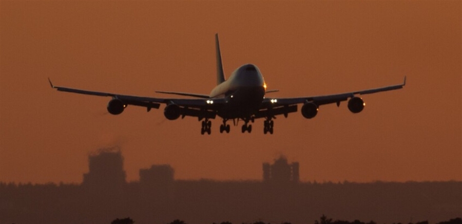 تقدّمت بدعوى قضائيّة ... إليكم ما حصل مع إمرأة على متن طائرة!