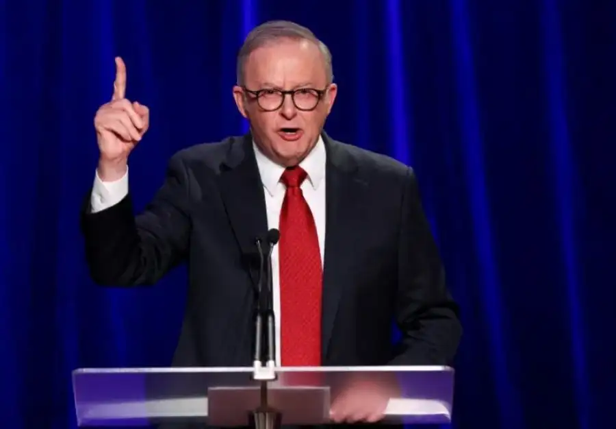 رئيس الوزراء الأسترالي ألبانيز يعلن فوزه في الانتخابات العامة