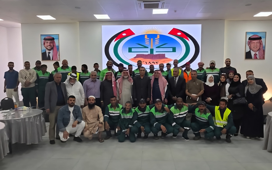 بلدية الكرك الكبرى تكرم عددا من عمال الوطن