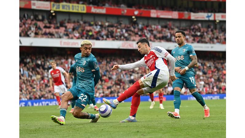 ارسنال يخسر.. وأستون فيلا يبقى في قلب الصراع على خوض الأبطال