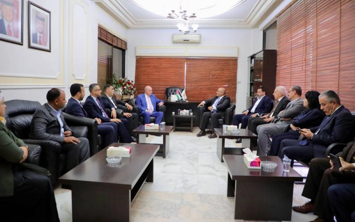 الفايز يؤكد ضرورة وضع استراتيجية إعلامية موحدة لحماية مصالح الوطن وتعزيز الخطاب الوطني