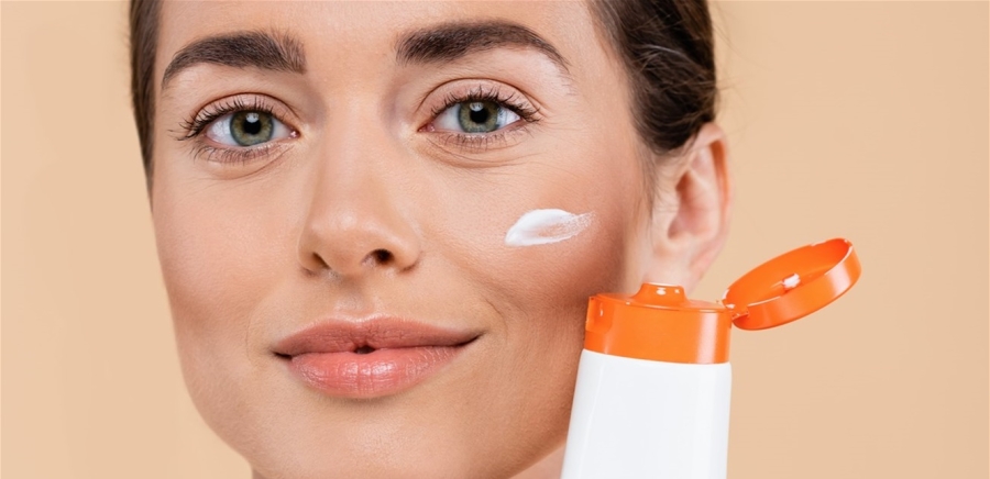 نصائح فعالة للعناية بالبشرة في فصل الربيع