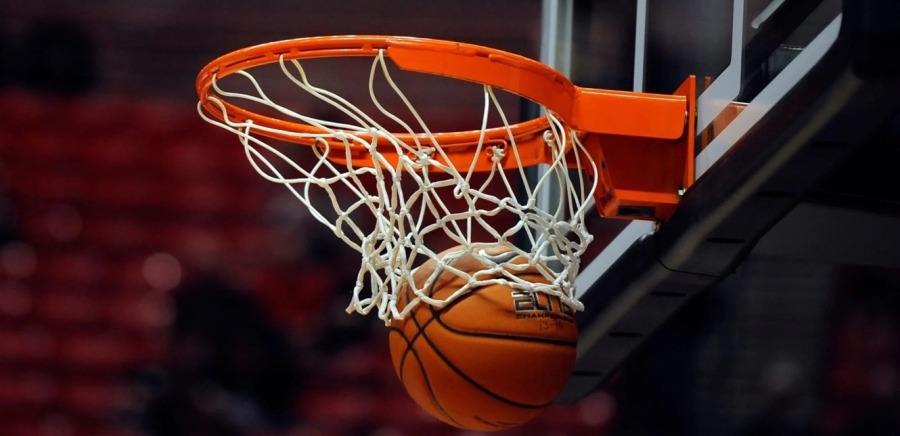 من الملاعب إلى صناديق الاقتراع: نجم كرة سلة يقترع للمرة الأولى في حياته