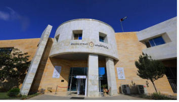 الشديفات يوعز بفتح بيوت الشباب في الجنوب لإيواء المتضررين بسبب الأحوال الجوية