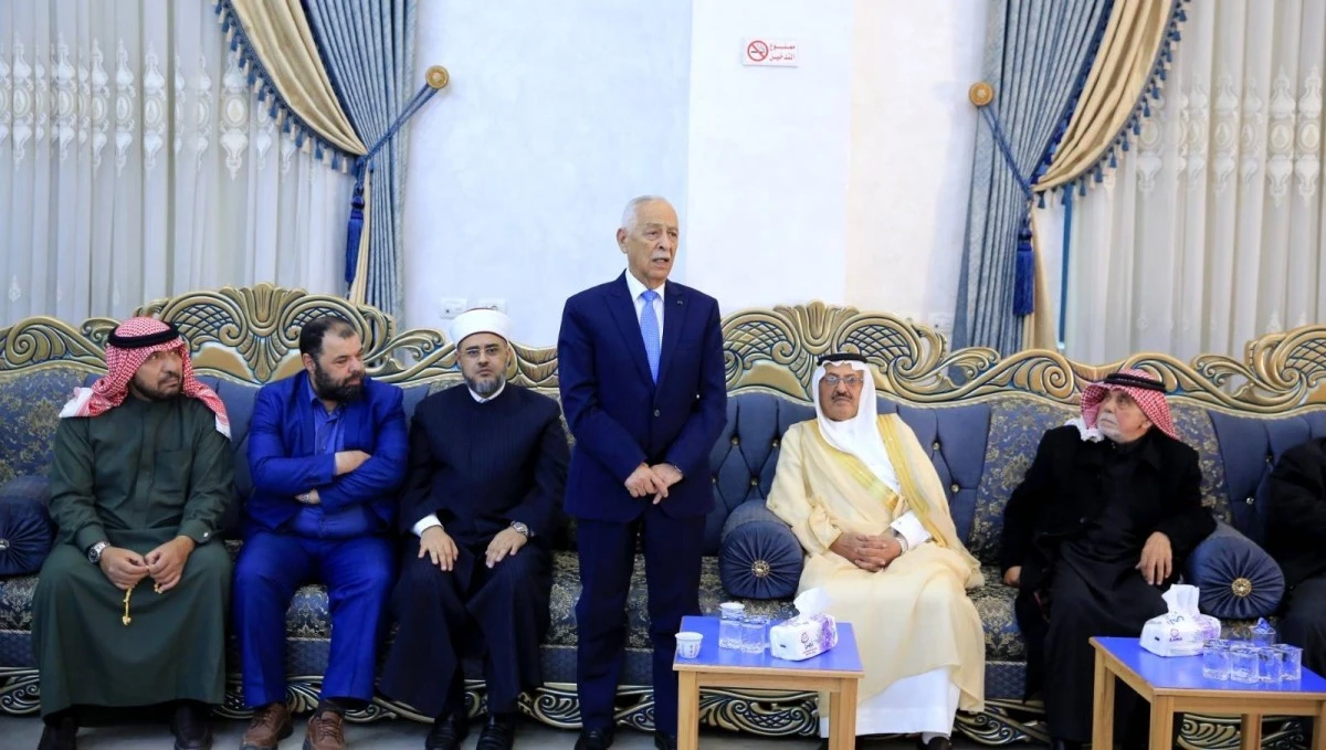 مندوبا عن الملك وولي العهد.. العيسوي يُعزي عشيرتي الموالي والعوايشة