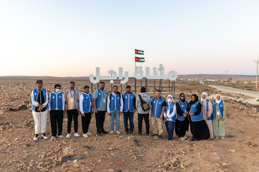 إماراتيون ينفذون أعمالا تطوعية في مثناة راجل بالمفرق