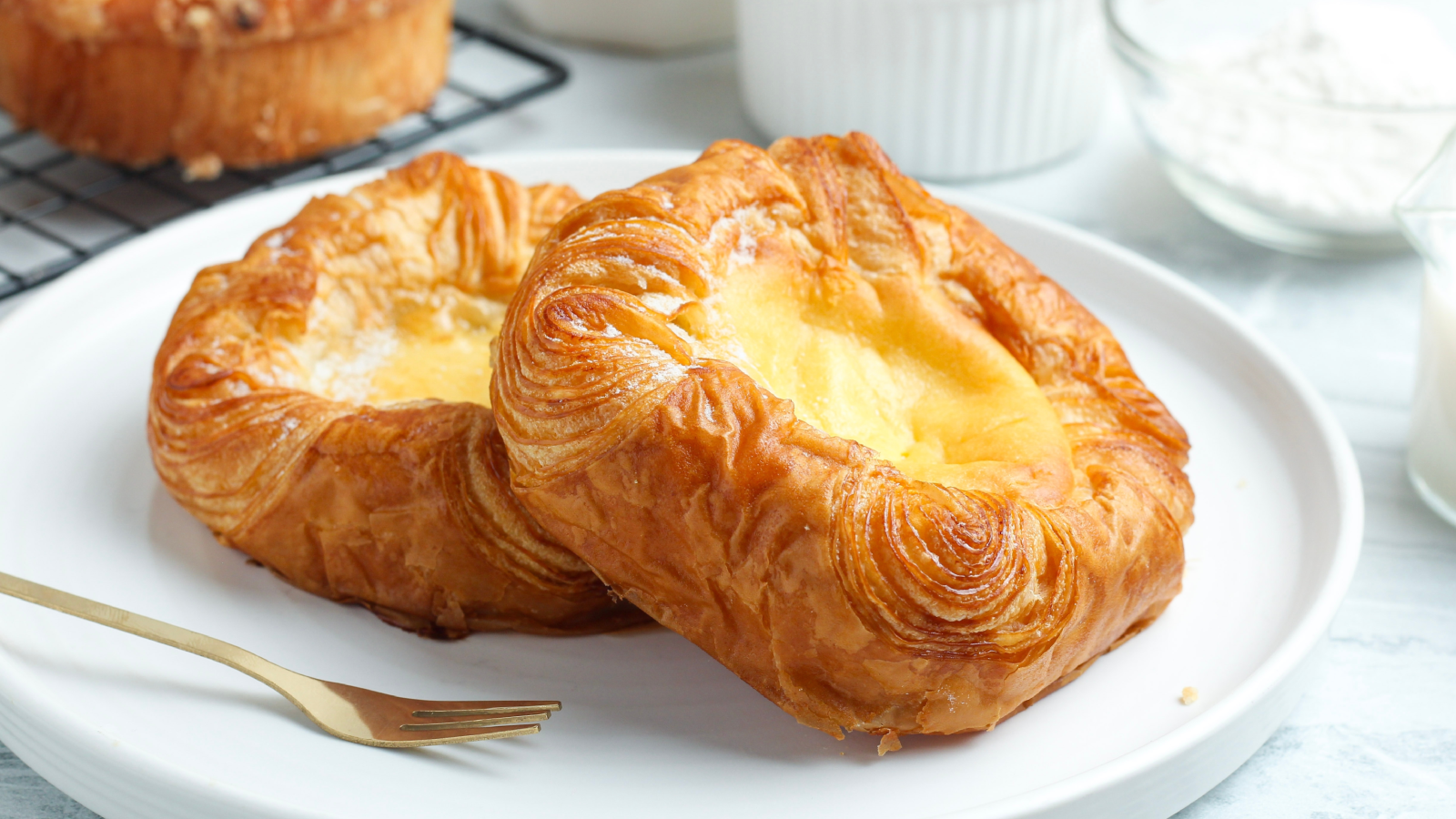 طريقة عمل المعجنات الدنماركية الأصلية بخطوات سهلة