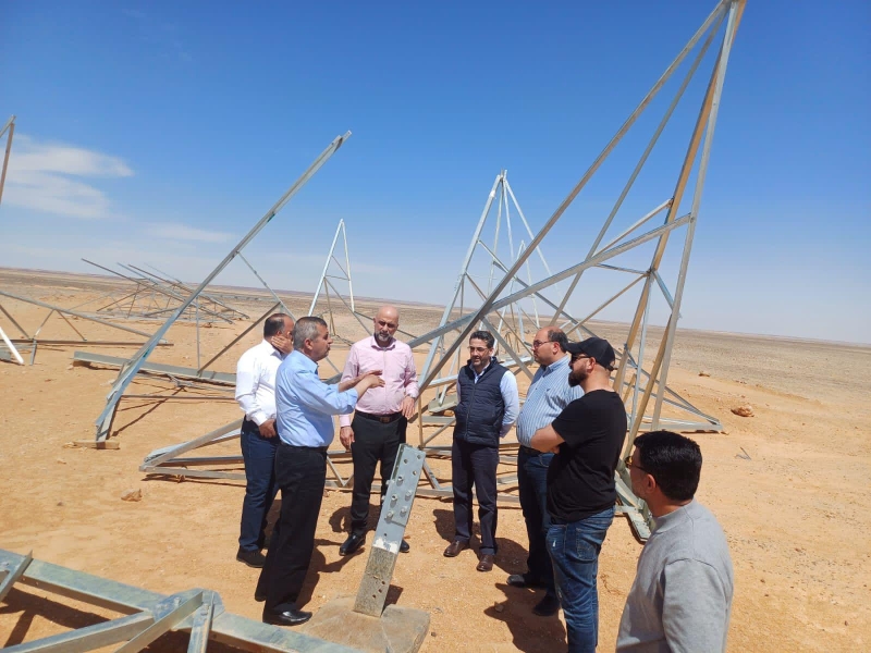 وزير الطاقة يتابع سير العمل بمشروع بناء أبراج خط النقل الكهربائي ضمن منطقة معان