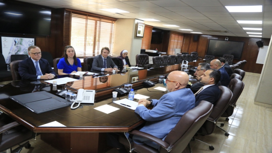 وزير المياه يستعرض مشاريع استراتيجية ينوي الأردن تنفيذها لتأمين مصادر مائية