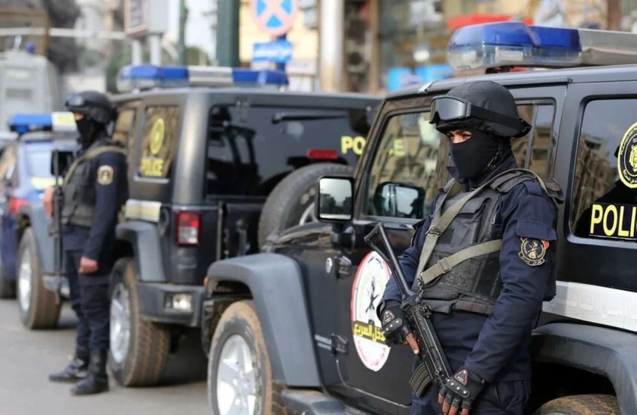 خطف طفل من بين يدي والدته في مصر