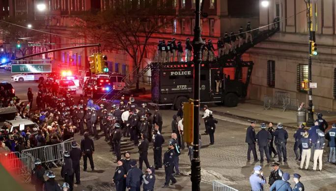 شرطة نيويورك تقتحم جامعة كولومبيا لفض اعتصام مؤيد لفلسطين