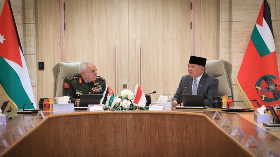 رئيس هيئة الأركان المشتركة يستقبل وزير الدفاع الإندونيسي