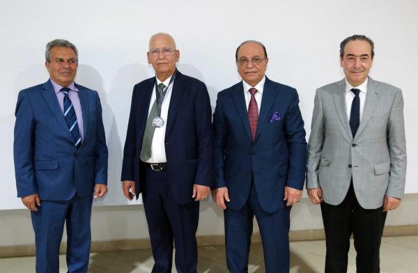 تسليم قلادة فارس القدس لنقيب المهندسين السابق أحمد سمارة الزعبي