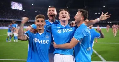 نابولي يستضيف جنوى للاقتراب خطوة جديدة من التتويج بالدوري الإيطالي