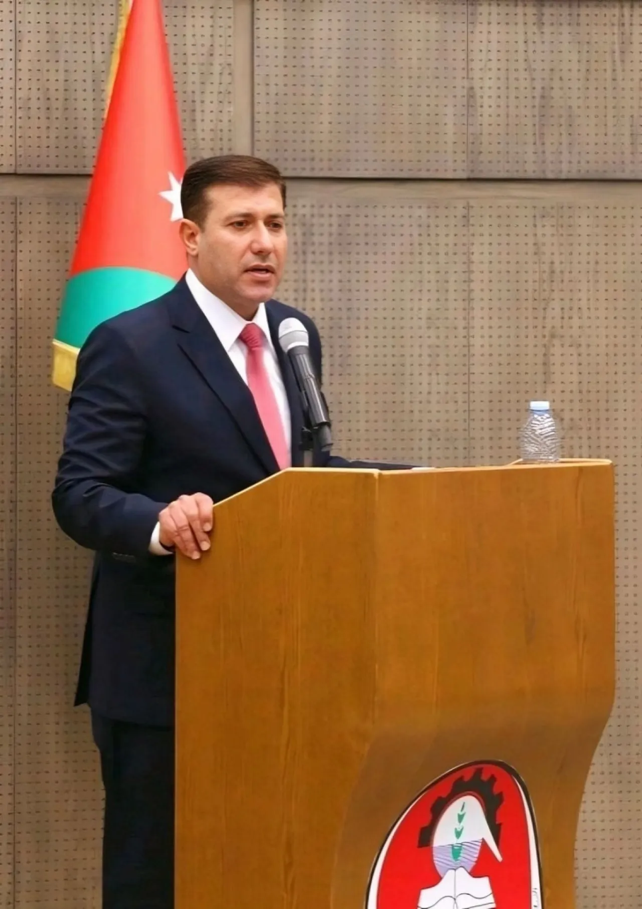 كلية طب الأسنان في الهاشمية تعقد ورشة في تطبيقات الذكاء الاصطناعي وحلول الواقع الافتراضي