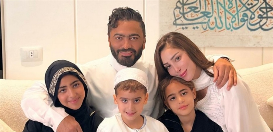 أطلت بقميص فقط.. أولاد تامر حسني يُفاجئون والدتهم بسمة بوسيل بعيدها وملابسها تعرّضها للهجوم