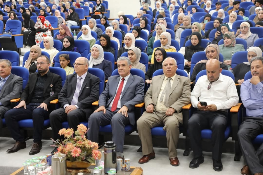 محاضرة عن المكتبة الوطنية في كلية الحصن الجامعية