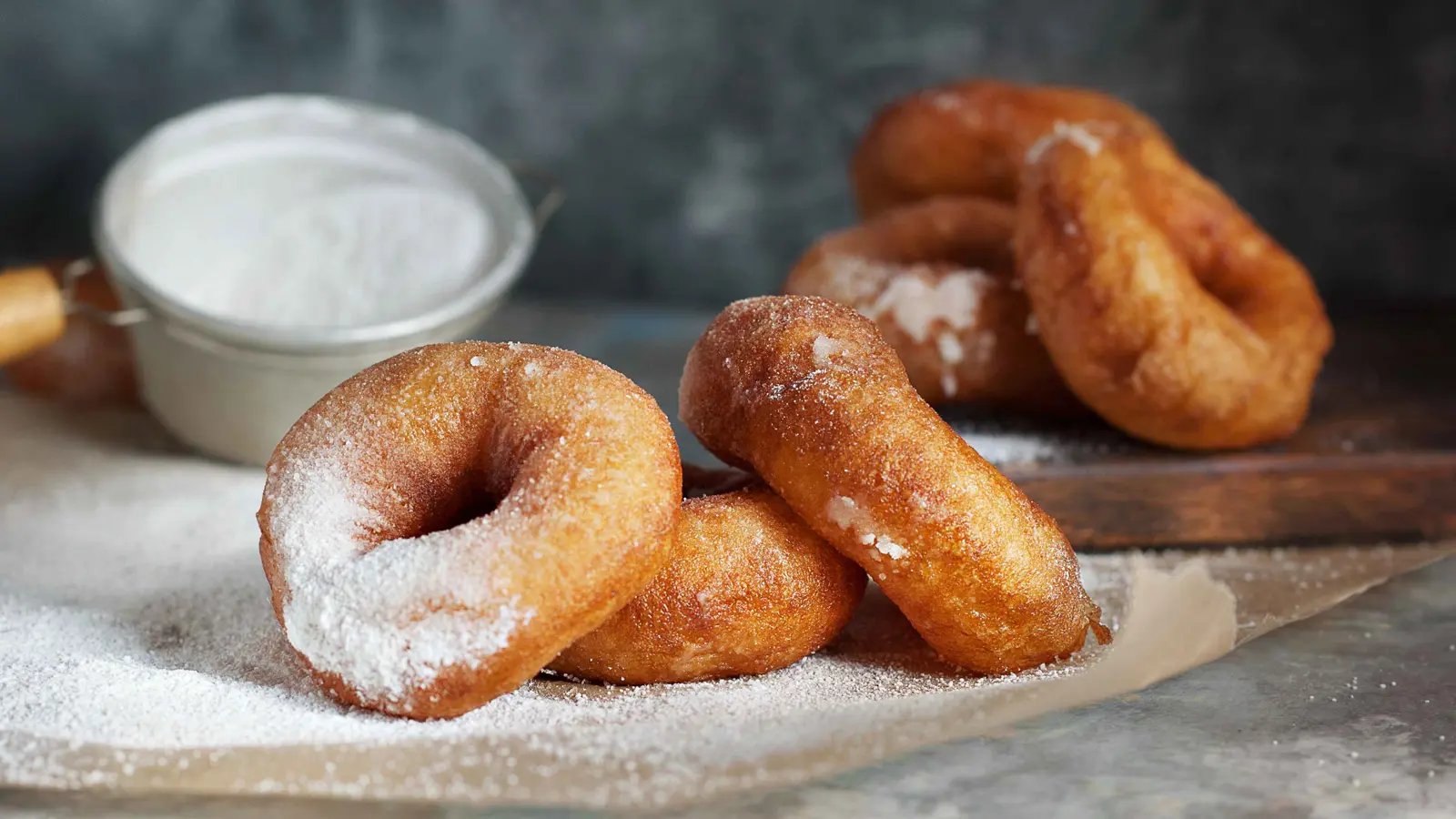 أنجح وصفة لتحضير الدوناتس في المنزل.. هشة مثل القطن