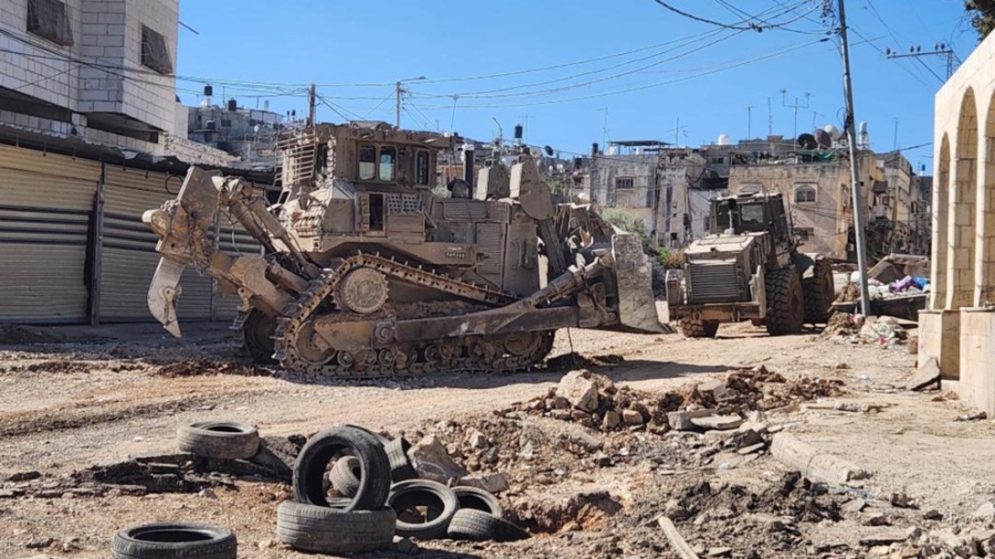 الاحتلال الإسرائيلي يواصل عدوانه على طولكرم لليوم الـ108