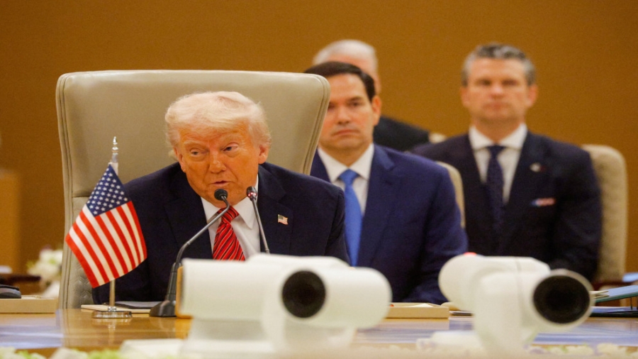 ترامب: رفع العقوبات عن سوريا يهدف لمنحها بداية جديدة