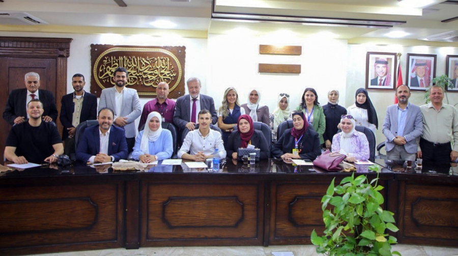 بلدية إربد الكبرى تؤكد دعمها للأنشطة المفيدة للمدينة