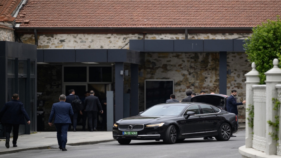 بدء اجتماع وفود أمريكا وأوكرانيا وتركيا في إسطنبول