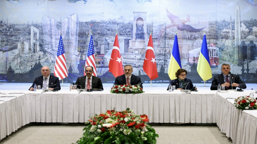 انطلاق المباحثات المباشرة بين روسيا وأوكرانيا في إسطنبول