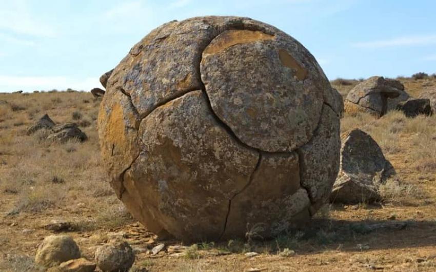 اكتشف كازاخستان: أفضل 5 أماكن مخفية فريدة