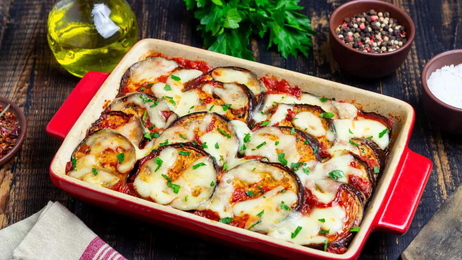 صينية الباذنجان بالبارميزان.. نكهة إيطالية أصيلة