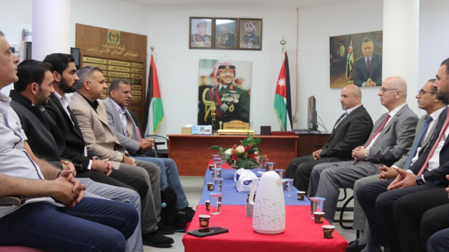 رئيس الوزراء الفلسطيني الأسبق يزور المستشفى الميداني الأردني نابلس6