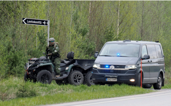 لا ناجين بحادث تصادم طائرتين مروحيتين في فنلندا