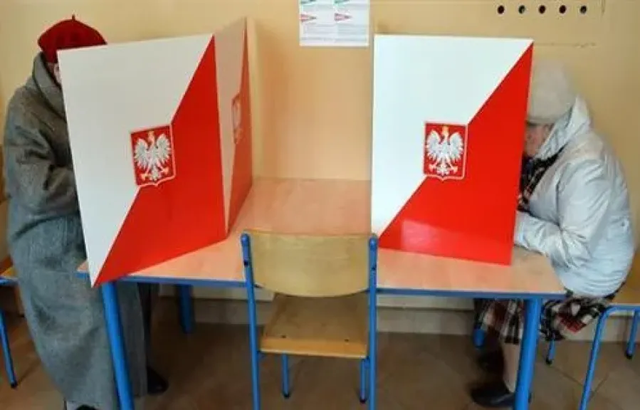 بدء التصويت بالانتخابات الرئاسية في بولندا